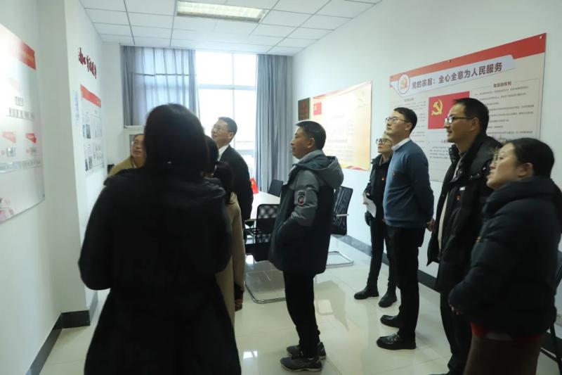 ��н�𡱵���ͬ����ѧ���������⵳���˶�